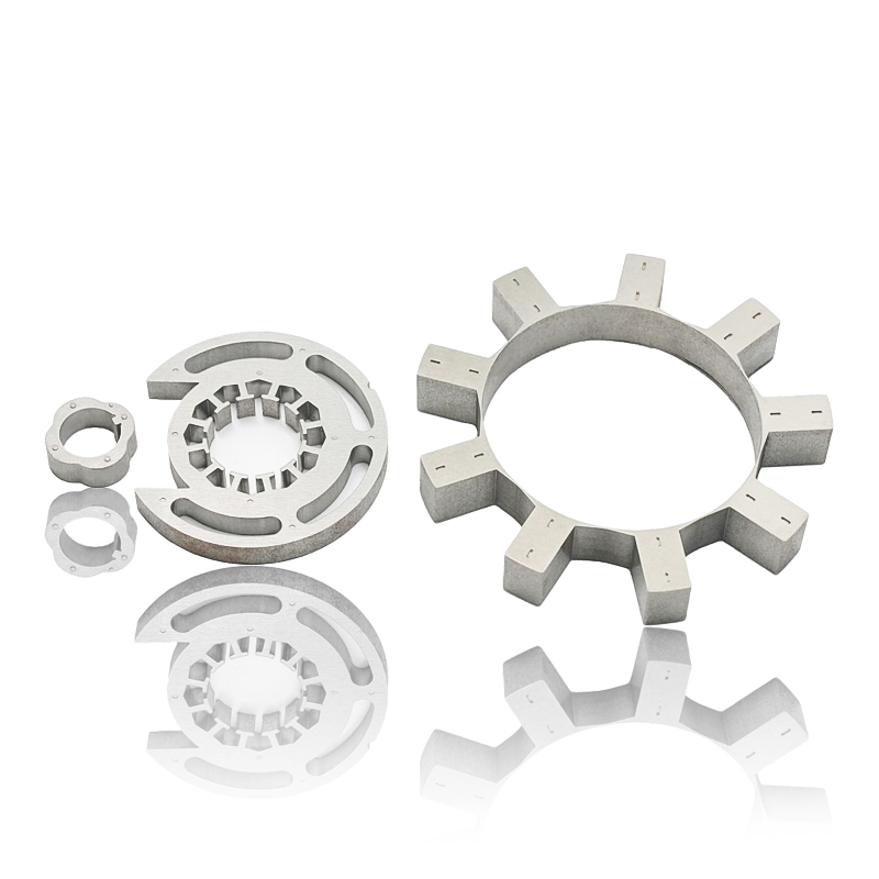 Hoe dragen de motorstator en rotorkern bij aan de opstartprestaties en de transiënte respons van de motor?