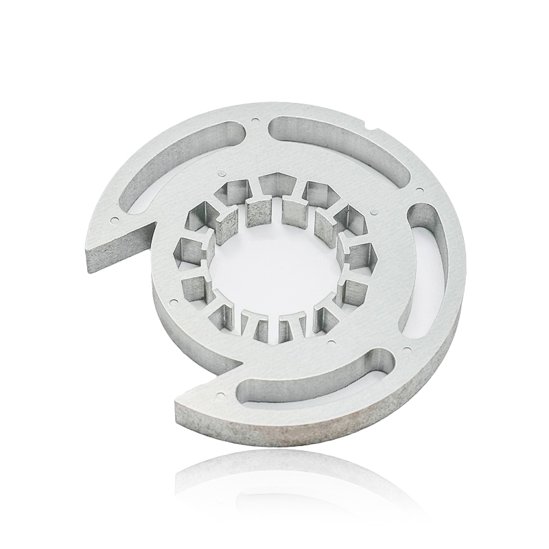 Hoe beïnvloedt de rotorkern het vermogen van de generator om met verschillende snelheden of onder variërende belastingsomstandigheden te werken?