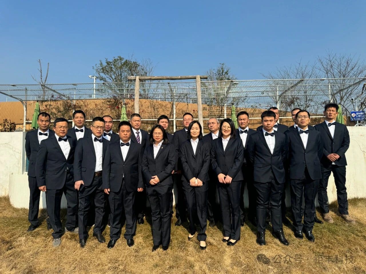 Jufeng | De teambuildingactiviteit van het managementteam op oudejaarsavond is succesvol afgerond, waarbij samen een blauwdruk is opgesteld voor uitmuntende ontwikkeling